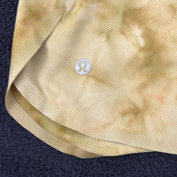 Size 2 muscle tank lululemon - Picture 3 of 3